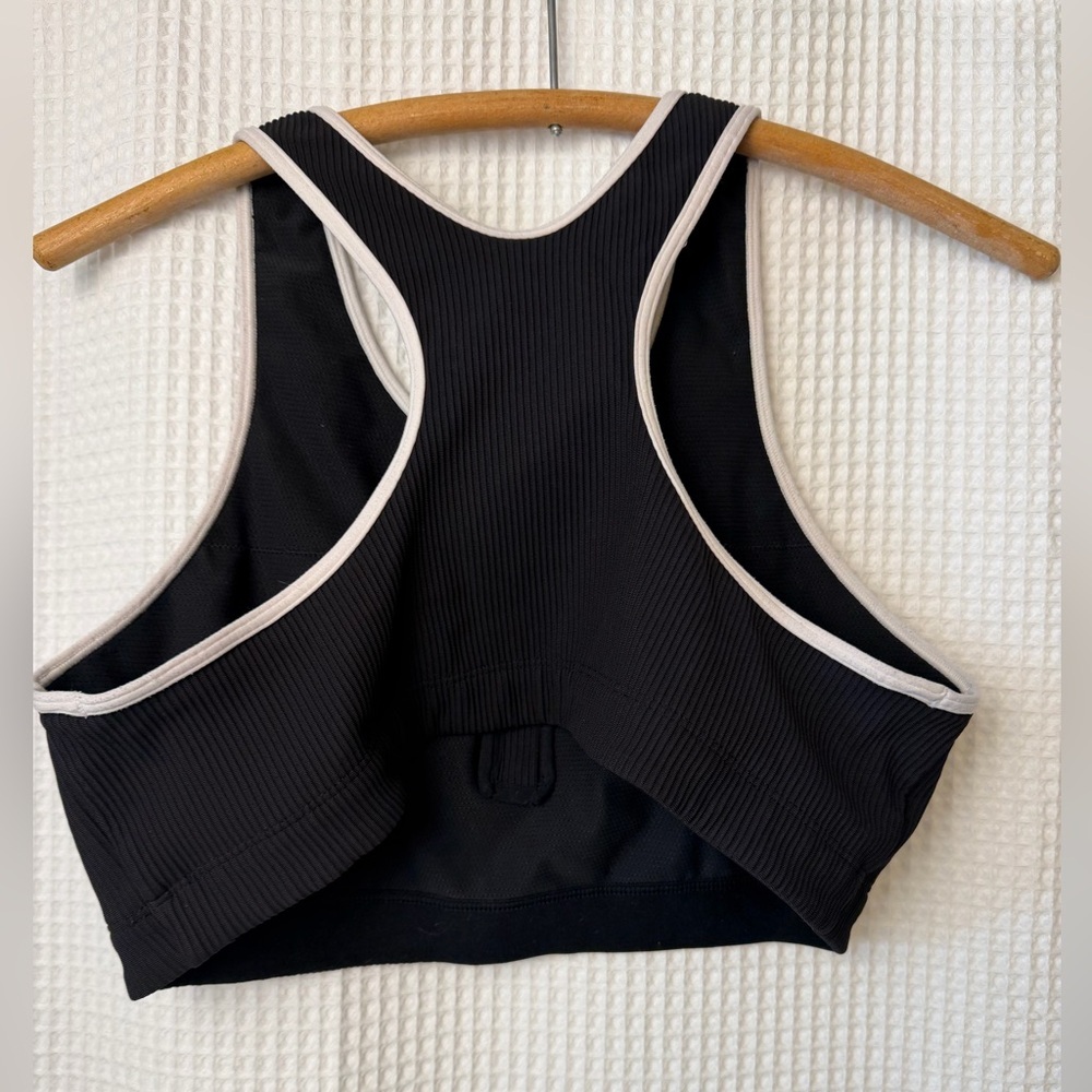 ATHLETA Synergy Rib Zip Front
Sports Bra XL - Picture 5 of 6